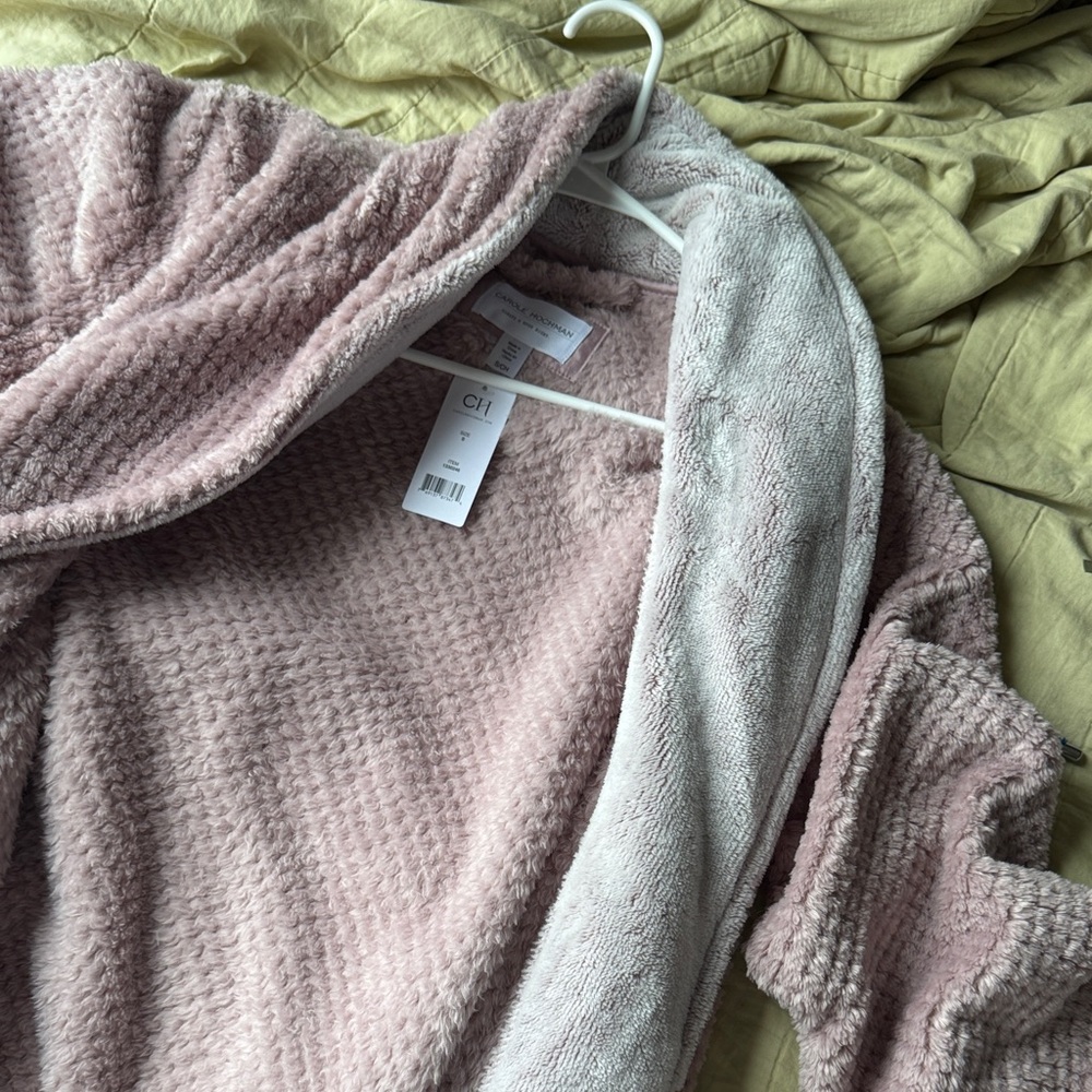 Pink mauve bathrobe never worn still has tags so soft and warm!